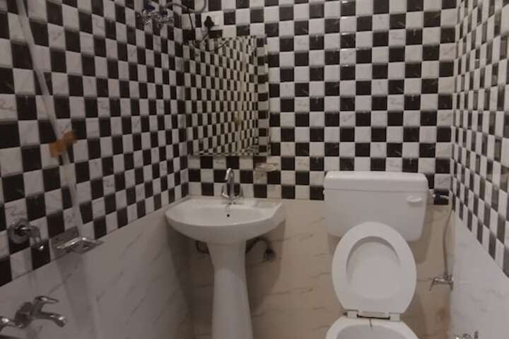 Room 26 of 28