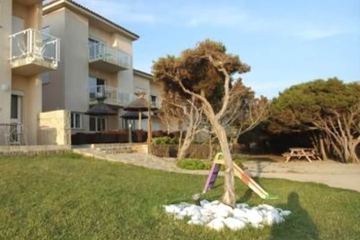 Hotel Exterior 38 of 46