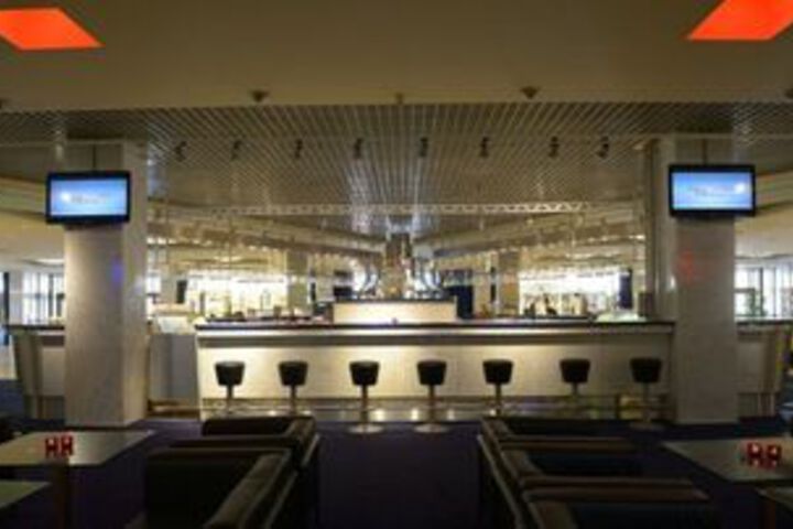 Lounge 49 of 75