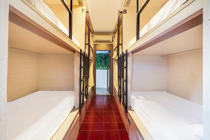 Room 17 of 36