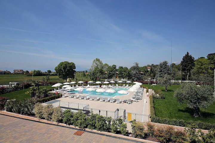 Pools & Facilities