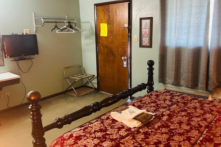 Room 25 of 59