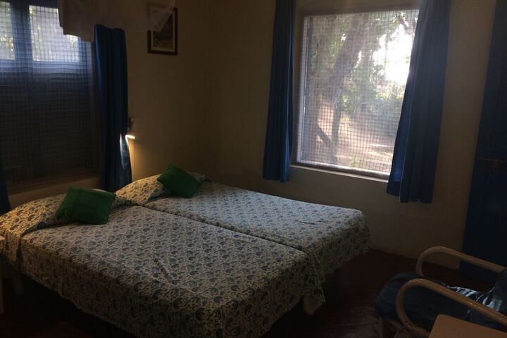 Room 9 of 233