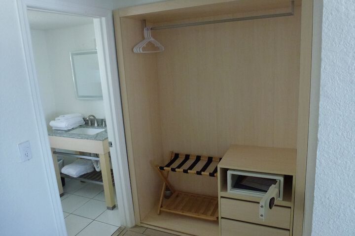 Room 8 of 31