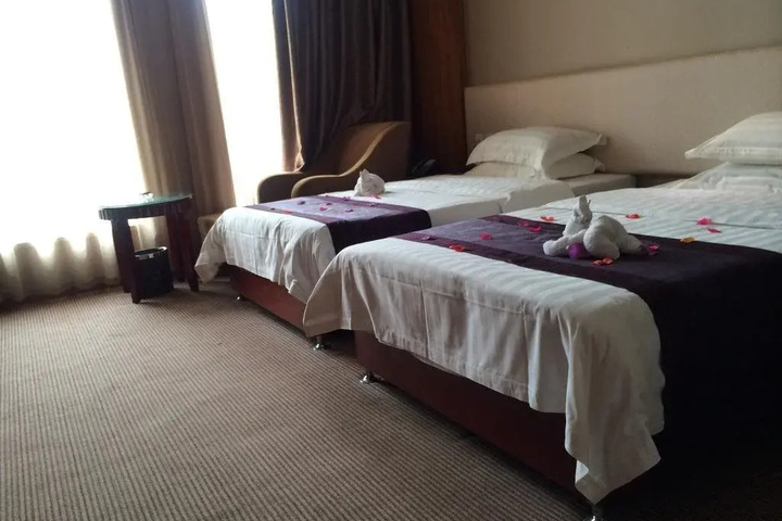 Room 3 of 16