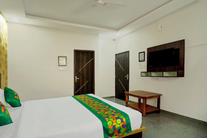 Room 10 of 41
