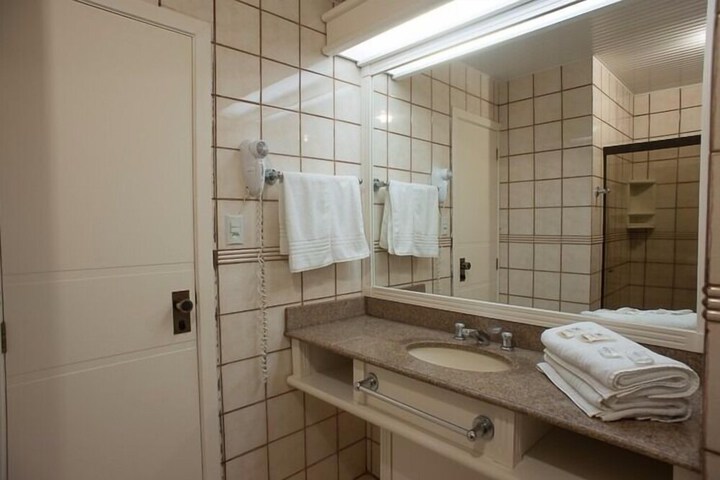Room 19 of 34