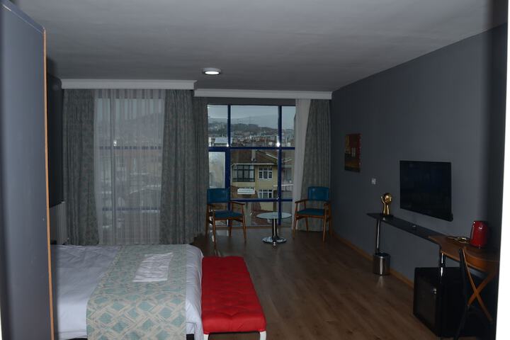 Room 9 of 43