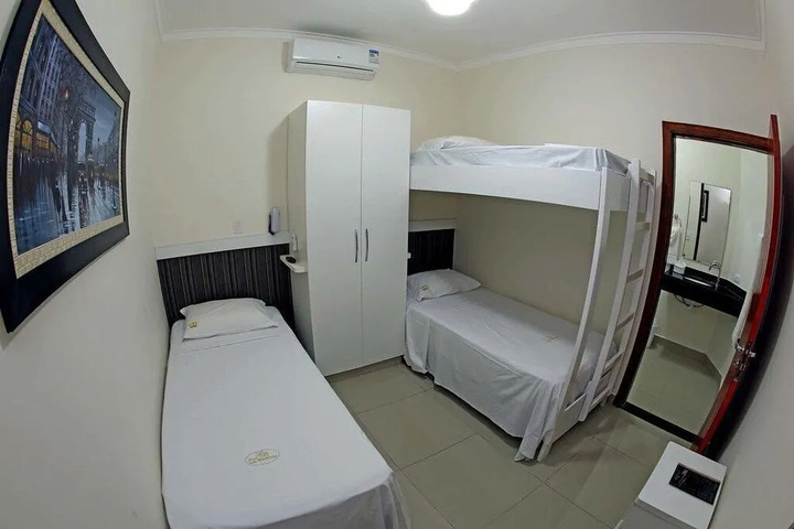 Room 4 of 12