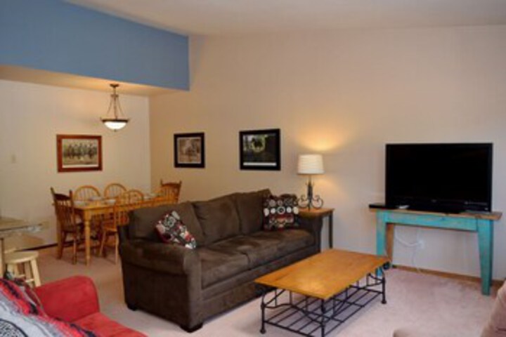 Rocky_mtn_roost_2