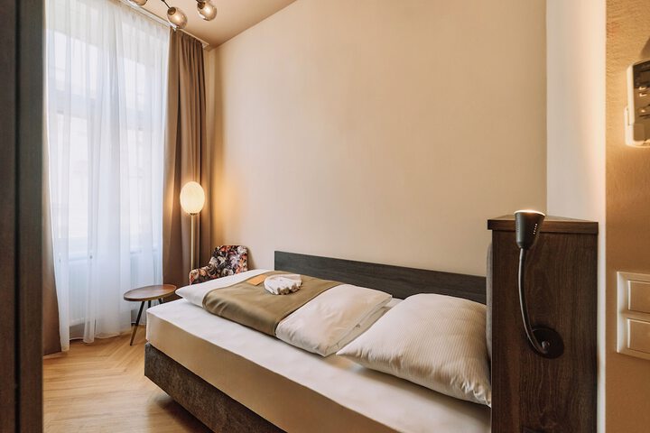 Room 26 of 39