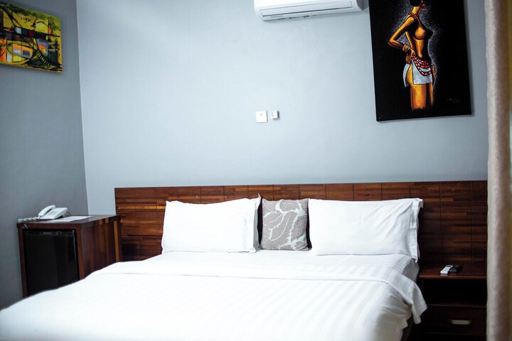 Room 27 of 58