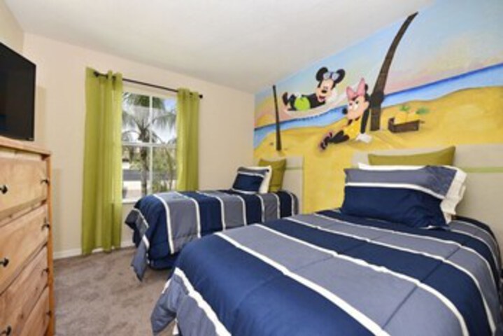 Room 7 of 28