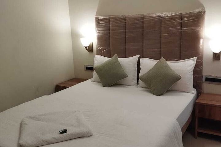 Room 10 of 21