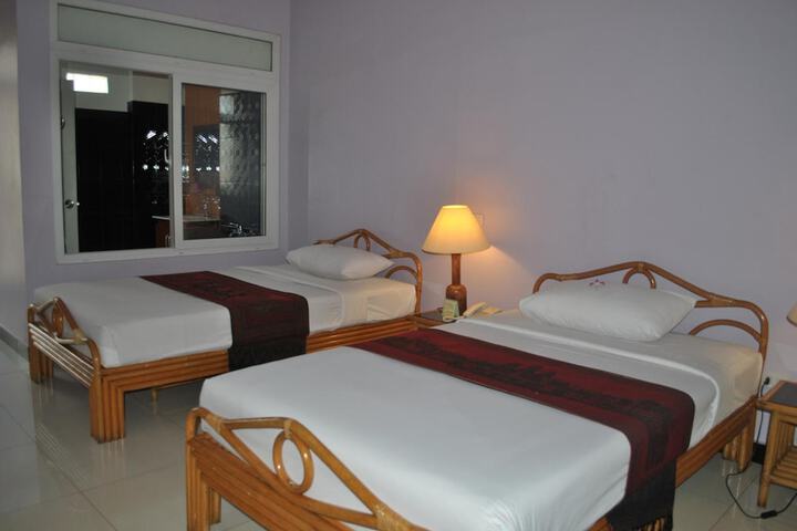 Room 27 of 77