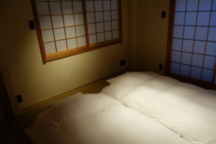Room 9 of 13