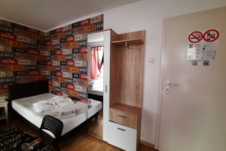 Room 70 of 159