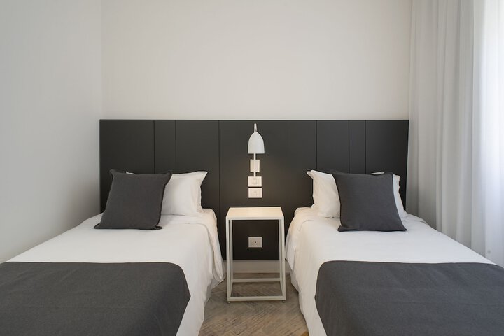 Room 4 of 45