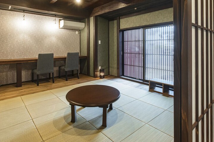 Room 44 of 111