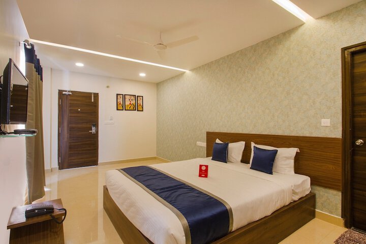Room 12 of 16