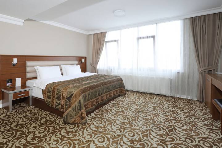 Room 6 of 44