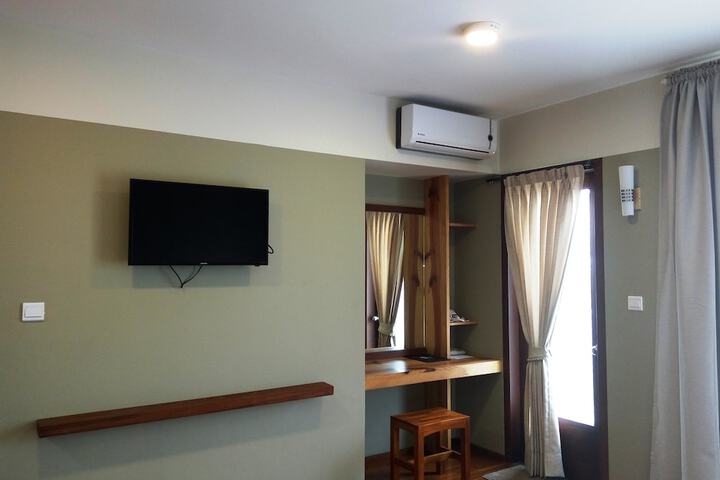 Room 3 of 32