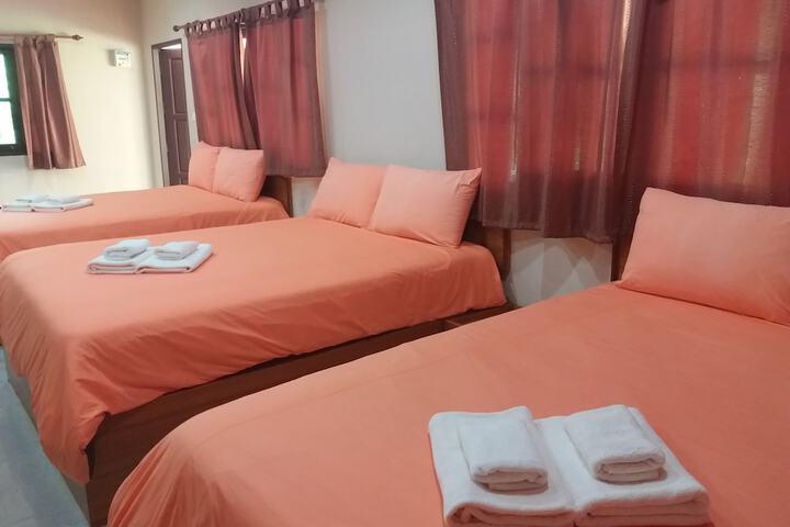 Room 3 of 33