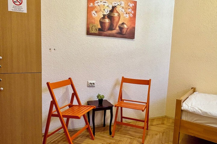 Room 28 of 40