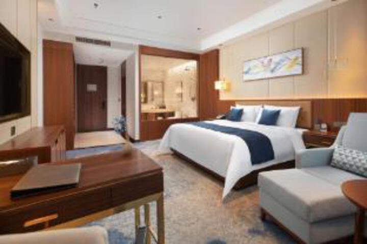 Room 5 of 6