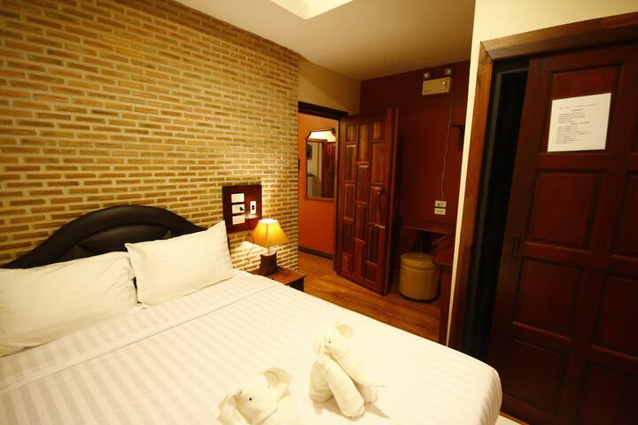 Room 17 of 52