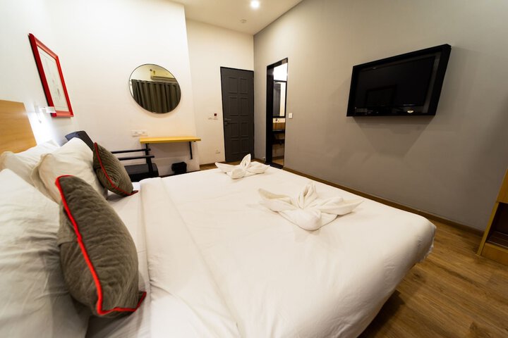 Room 10 of 20