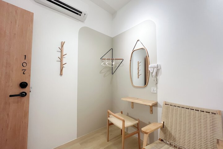 Room 73 of 136