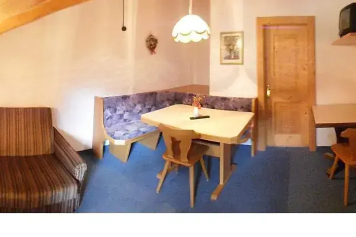 Room 4 of 19