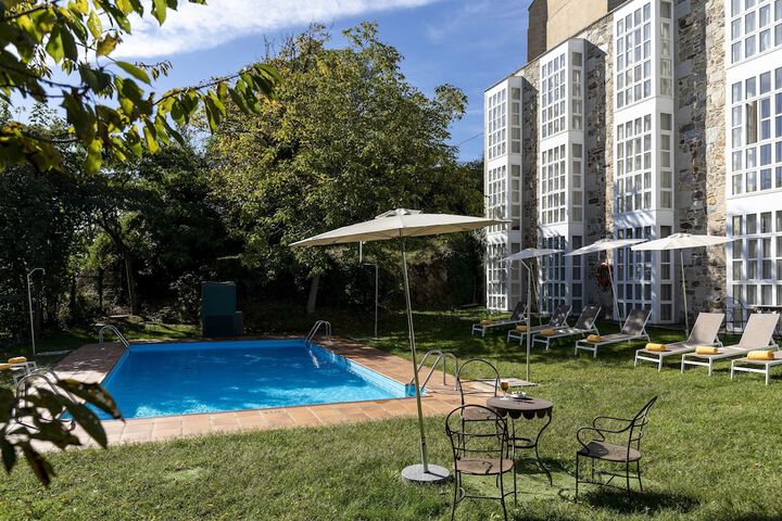 Pools & Facilities