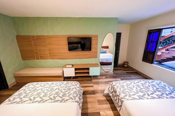 Room 17 of 92