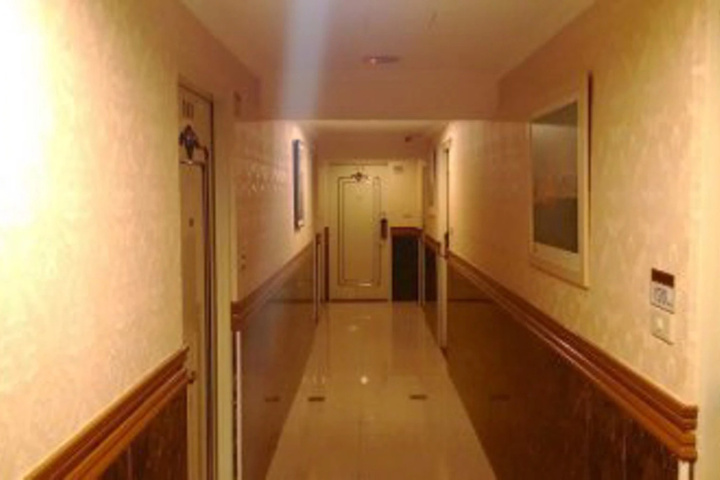 Room 11 of 15