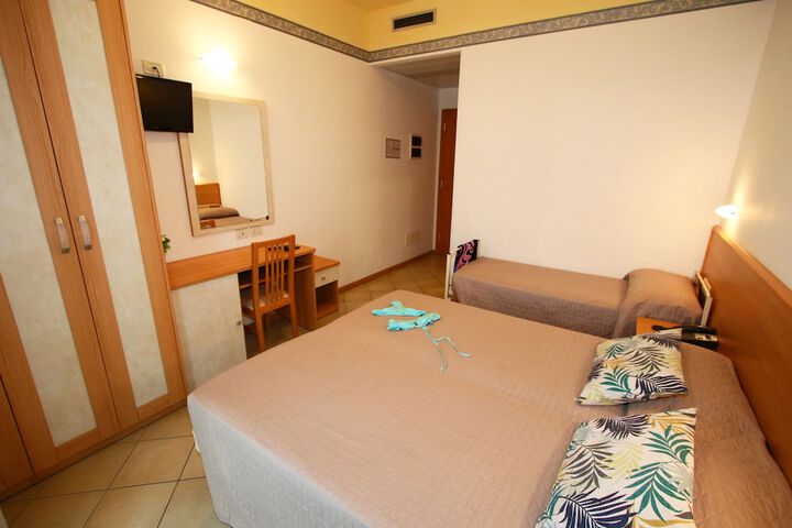 Room 30 of 73