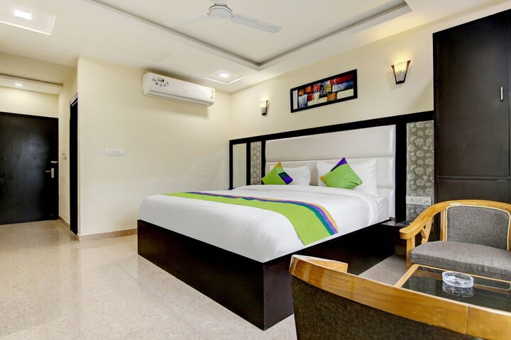 Room 15 of 21