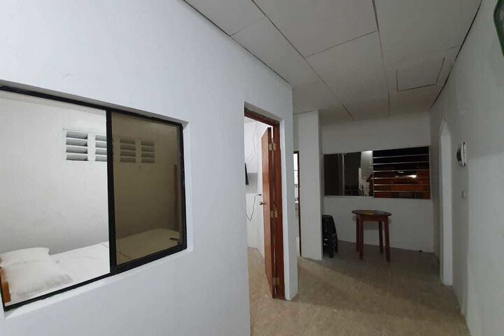 Room 7 of 8