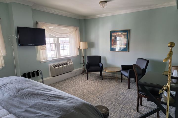 Room 41 of 206