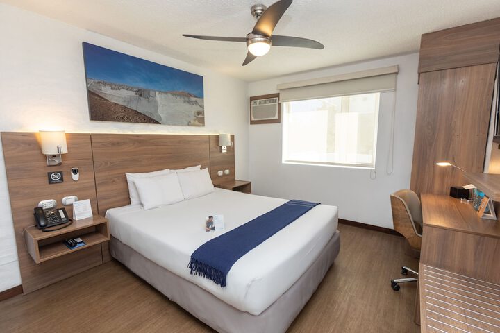 Room 10 of 103