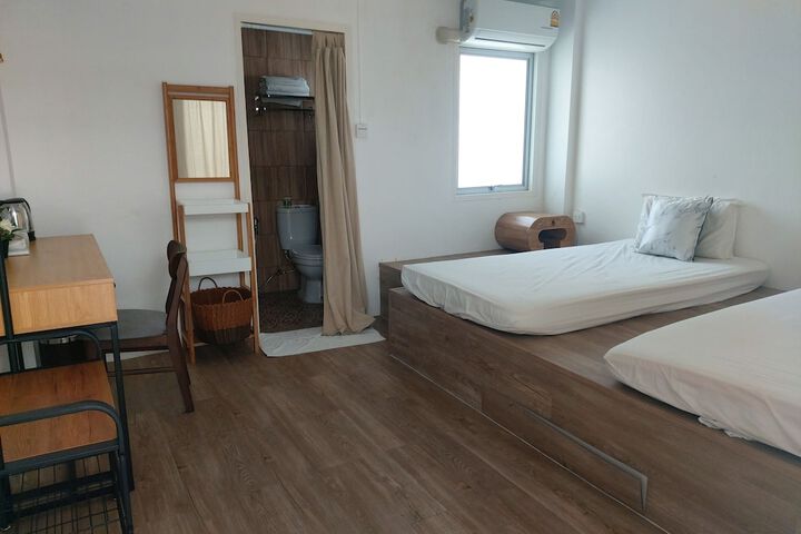 Room 9 of 20