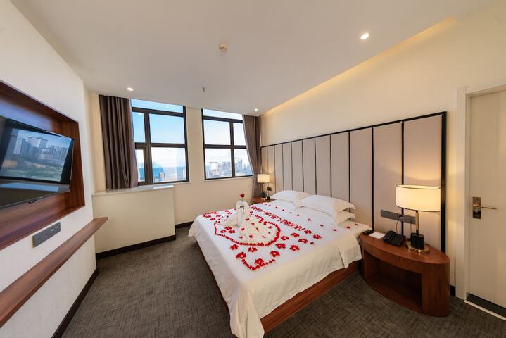 Room 12 of 48