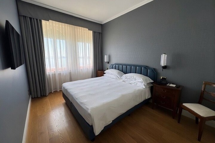 Room 54 of 111