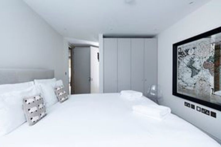 Room 14 of 32