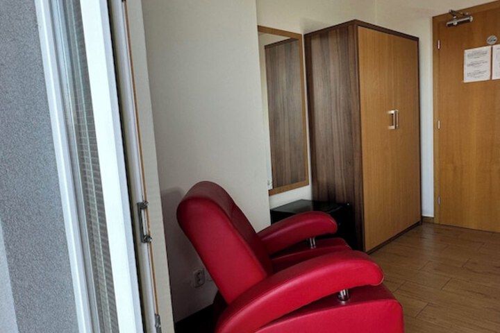 Room 48 of 92