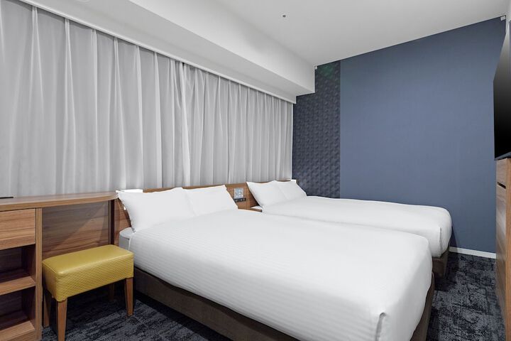 Room 14 of 76