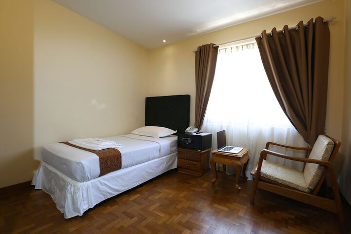 Room 13 of 72
