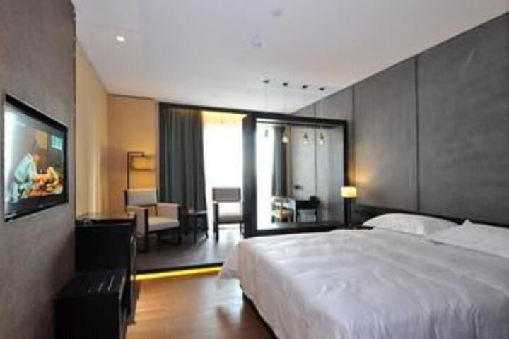 Room 7 of 27