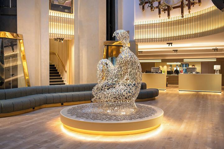 Guest Lobby